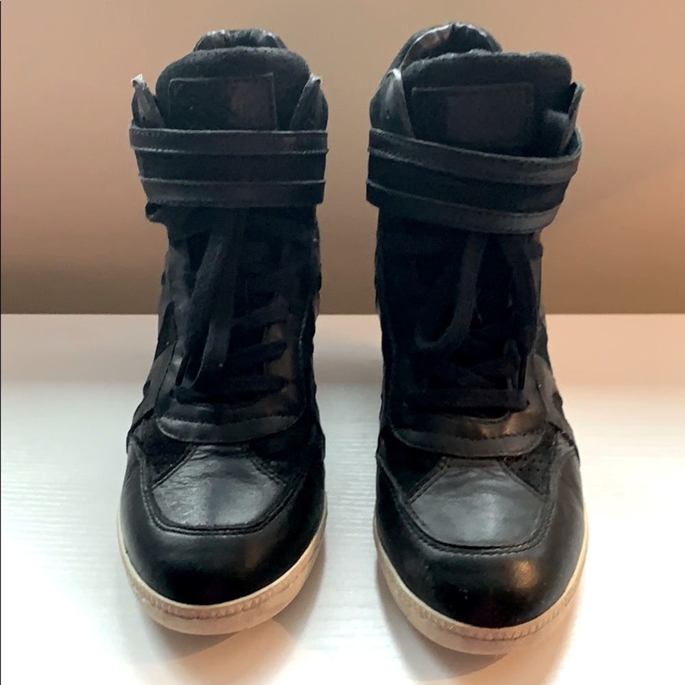 Sneaker wedges
